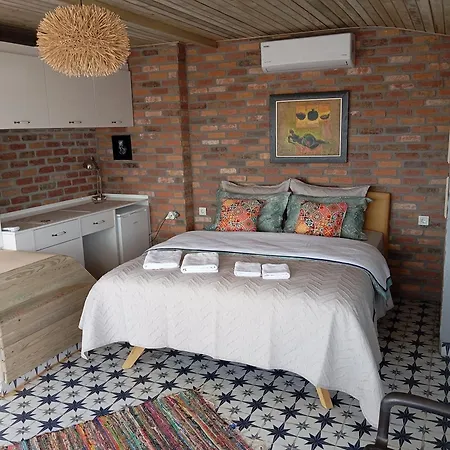 Mila's Homestay *